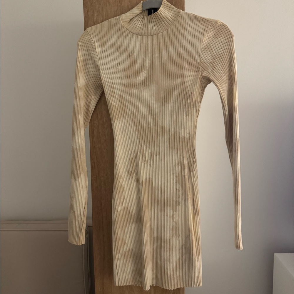 Elegant Cream Ribbed Dress